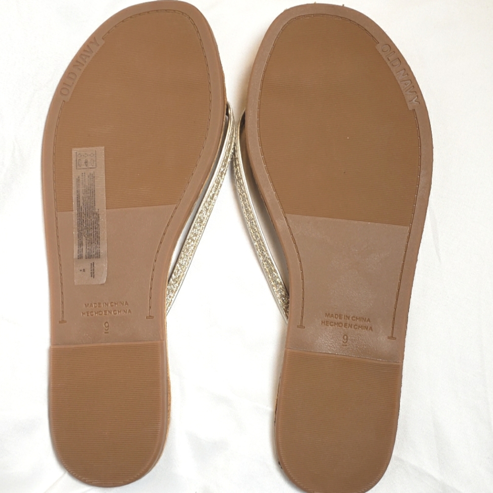 Old Navy Gold Glitter Thong Sandals - Picture 6 of 9